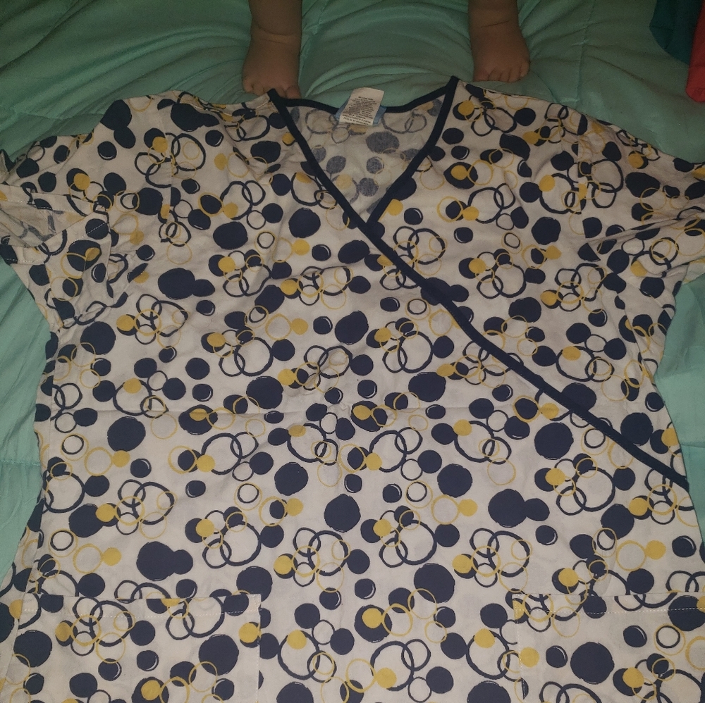 Scrub top